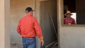 prefeito-ze-pretinho-acompanha-construcoes-de-casas-populares-na-zona-rural-de-quixaba