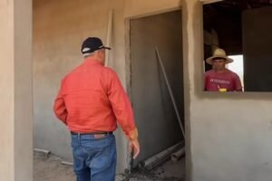 prefeito-ze-pretinho-acompanha-construcoes-de-casas-populares-na-zona-rural-de-quixaba