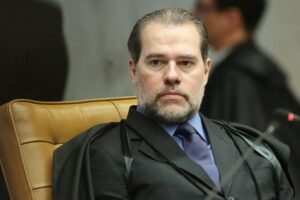 coluna-do-domingao:-podres-poderes