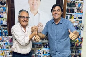 politica:-marconi-santana-carimba-adesao-de-anchieta-crente-e-impulsiona-musculatura-do-seu-grupo-em-carnaiba