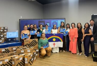 santa-cruz-da-baixa-verde-e-contemplada-com-seis-minicomputadores-pelo-governo-do-estado